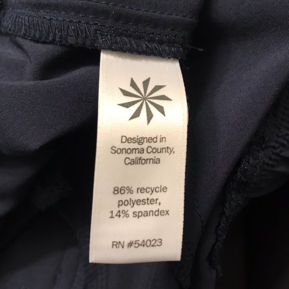 Athleta light summer pants in a size 2. - Picture 6 of 6